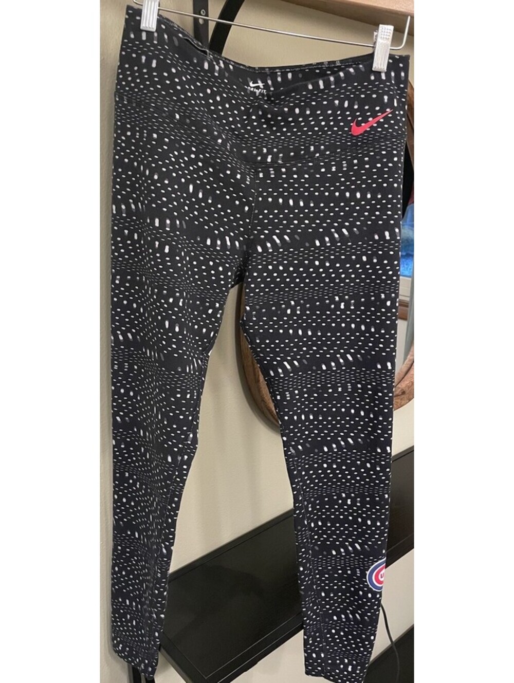 Women’s Nike Black and White Geometric Leggings - MLB Chicago Cubs Size Large